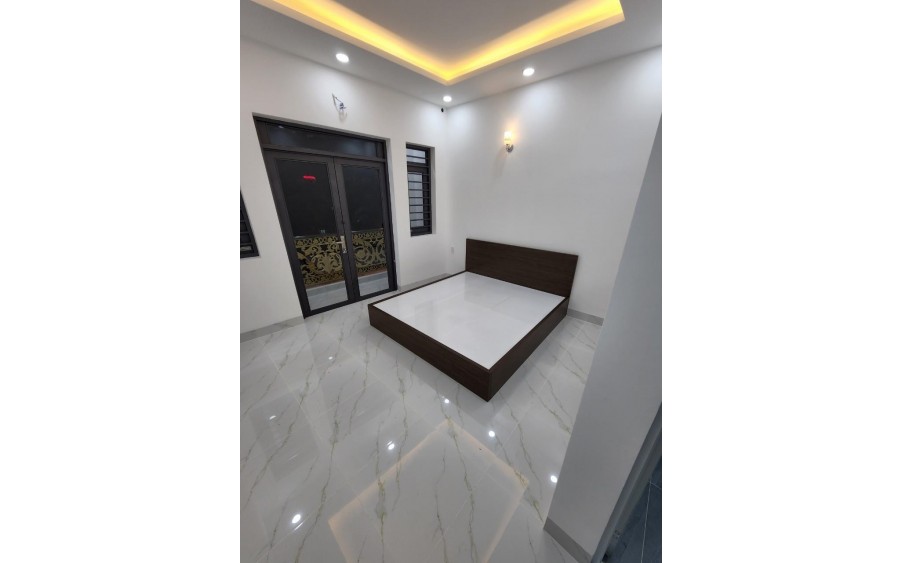 NHÀ ĐẸP NỞ HẬU GIÁP KHU CHỢ LỚN