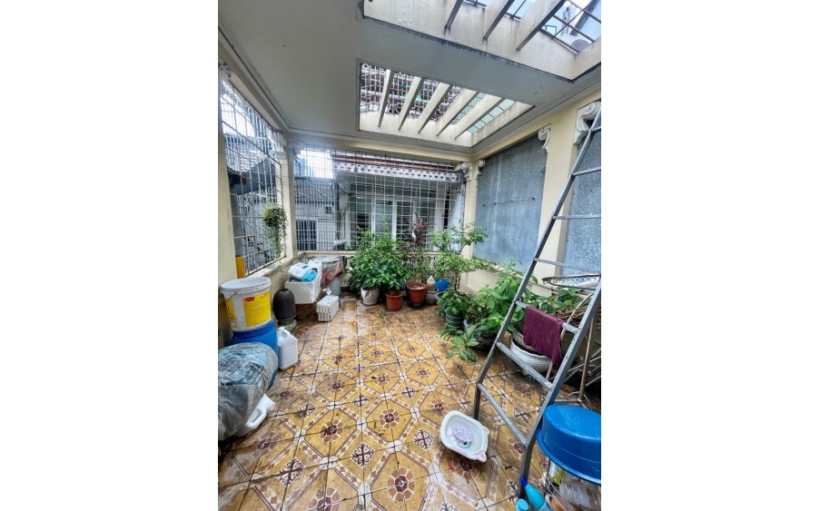 GẦN PHỐ - SÁT Ô TÔ TRÁNH - GẦN CÔNG VIÊN - KINH DOANH ONLINE - Ở SƯỚNG