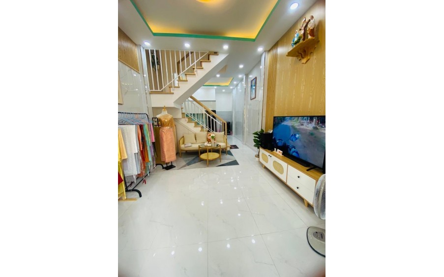 Bán nhà HXH, huỳnh văn nghệ, p.15,tân bình.
dt 33,5, 2 lầu, (3,6x 9,3).
giá 4,15 tỷ.