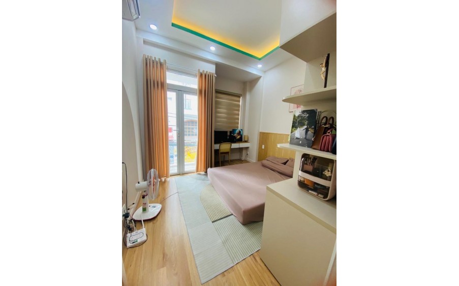 Bán nhà HXH, huỳnh văn nghệ, p.15,tân bình.
dt 33,5, 2 lầu, (3,6x 9,3).
giá 4,15 tỷ.