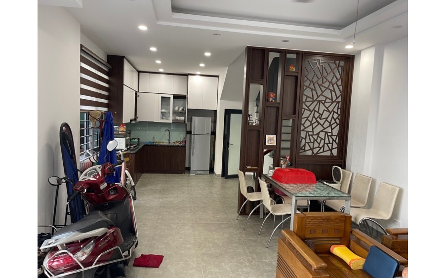 BÁN NHÀ PHỐ TRẠM GẦN AEON MALL LONG BIÊN, 50M2, 5 TẦNG DÂN XÂY, TẶNG NỘI THẤT