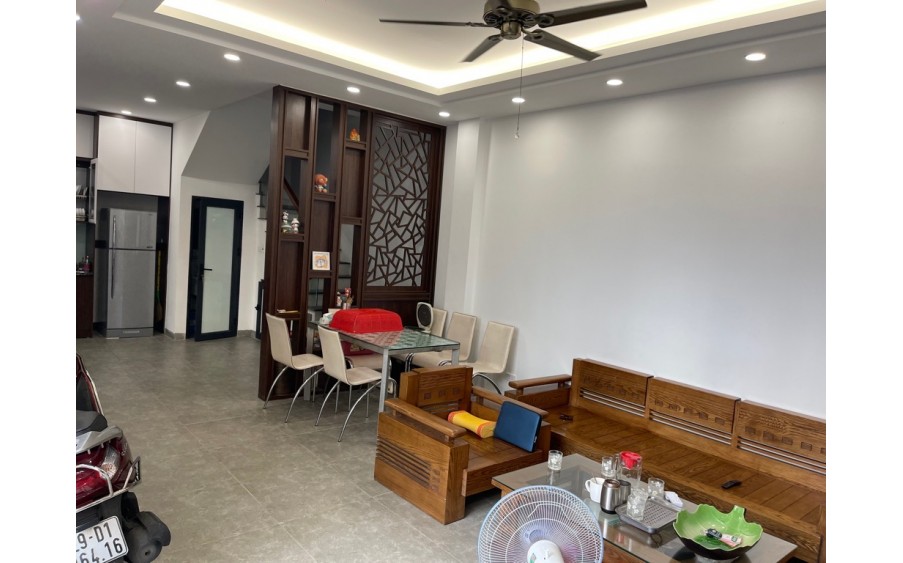 BÁN NHÀ PHỐ TRẠM GẦN AEON MALL LONG BIÊN, 50M2, 5 TẦNG DÂN XÂY, TẶNG NỘI THẤT