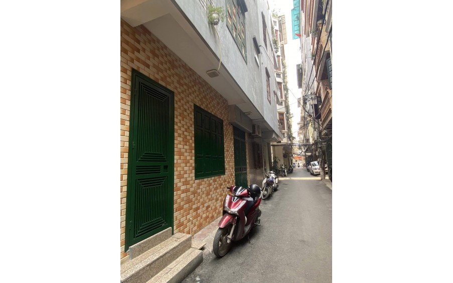 PHỐ YÊN LÃNG-SÂN VƯỜN-THIẾT KẾ HIỆN ĐẠI-CÁCH Ô TÔ TRÁNH 50M-THOÁNG SÁNG-Ở CỰC CÓ LỘC,NHÀ ĐẸP Ở NGAY