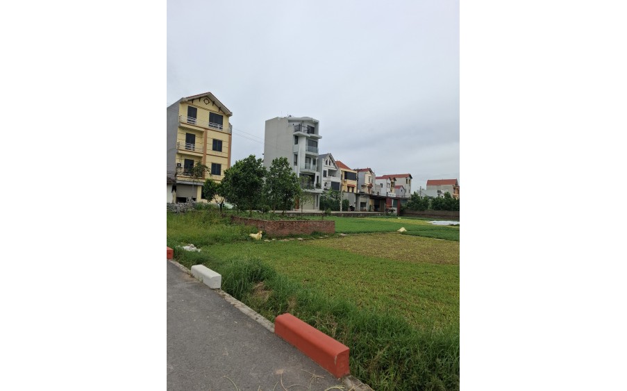 Bán nhà 4T Đại Mạch 235m x 12m oto tránh giá 9,x tỷ TL. LH: 0936123469