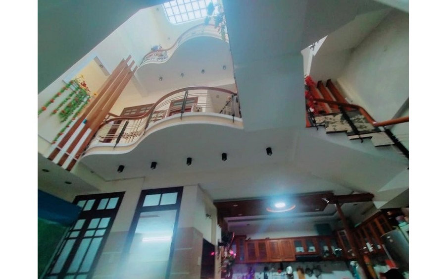 ► Nhà kiệt gần Nguyễn Tất Thành thông Đinh Tiên Hoàng, 120m2, 3 mê cực chất, ~30tr/m2