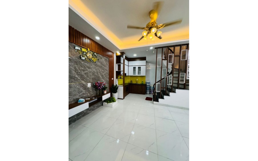 B. Á. N NHÀ CHÙA BỘC - CHỦ TỰ XÂY MỚI KENG - VỊ TRÍ ĐẸP - SỔ PHÂN LÔ NỞ HẬU - NGÕ RỘNG THOÁNG - NỘI THẤT XỊN SÒ ĐẲNG CẤP - 10 BƯỚC CHÂN RA PHỐ - KHU