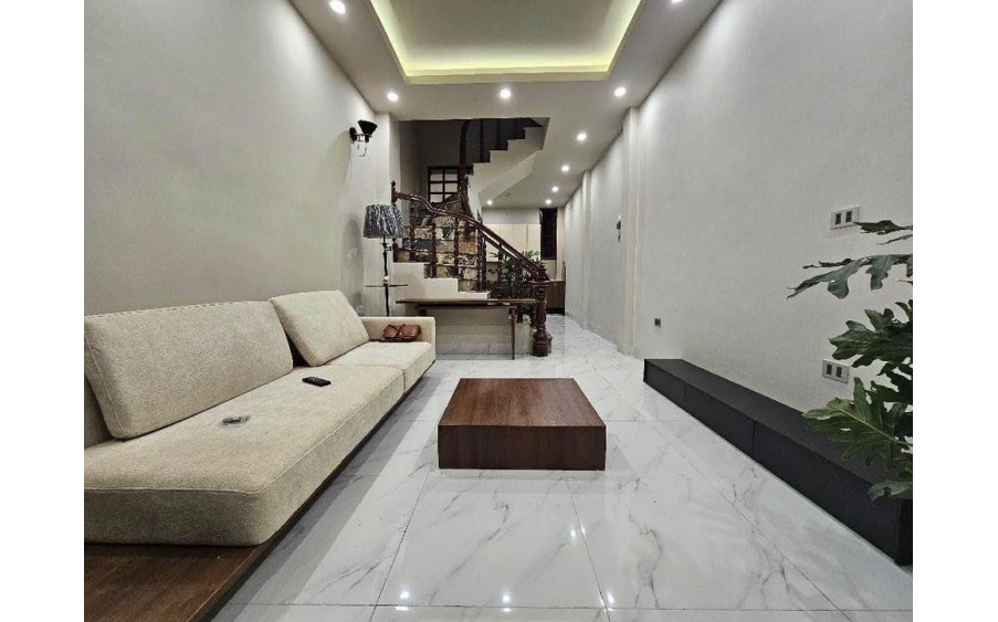 NHÀ PHỐ TÔN ĐỨC THẮNG, DTSD 34M2 5 TẦNG, TẶNG LẠI NỘI THẤT NỬA TỶ, DÂN XÂY CHẮC CHẮN, NGÕ THÔNG, CHỈ 29M RA OTO TRÁNH, NHÀ ĐẸP Ở NGAY