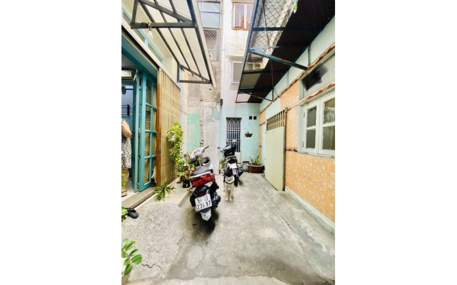 * 17.5 TỶ-MT KINH DOANH SẦM UẤT QUẬN 5- SÁT TRẦN HƯNG ĐẠO  60m2-5PN-5TẦNG