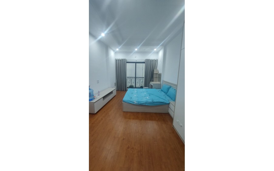 Bán gấp giá rẻ Bùi Xương Trạch 52m, 4 tầng, mặt tiền 5m, 8.8  tỷ Thanh Xuân.
+ 19/6/2024 cần tiền bán gấp hạ chào 1.7 tỷ giá chào mới 8.8 tỷ quý