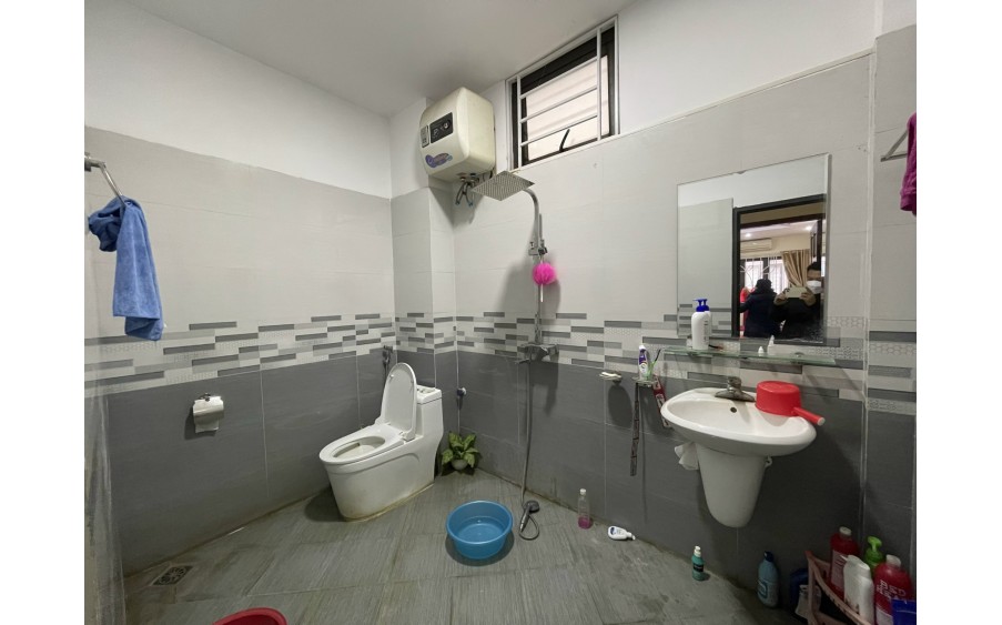 Bán gấp giá rẻ Giáp Nhị 34m/36m tầng2, 4 tầng, mặt tiền 3m, 4.75 tỷ Hoàng Mai.
NHÀ ĐẸP Ở NGAY - 35M RA Ô TÔ - 4 NGỦ- 2 THOÁNG DÂN XÂY CHẮC CHẮN- NỘI
