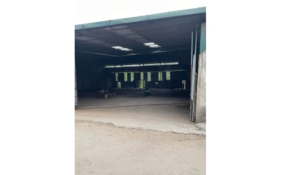 Cho thuê kho xưởng tại Thượng Cát, Bắc Từ Liêm, Hà Nội. Diện tích 700m kho xưởng cao 7m, đường xe 15 tấn giá 35k/m