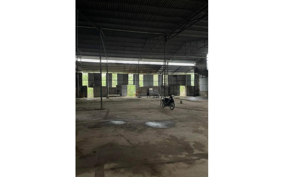 Cho thuê kho xưởng tại Thượng Cát, Bắc Từ Liêm, Hà Nội. Diện tích 700m kho xưởng cao 7m, đường xe 15 tấn giá 35k/m