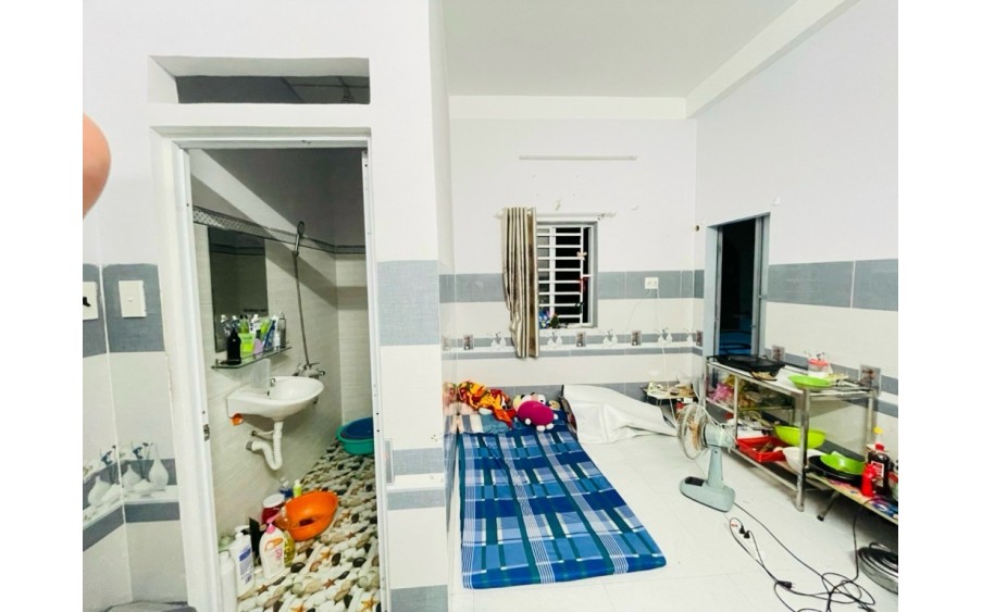 GIÁP TÂN BÌNH - NGUYỄN TƯ GIẢN - GÒ VẤP - 4 TẦNG - NGANG KHỦNG 5.7*13 - HẺM XE TẢI THÔNG -ĐANG CHO THUÊ 22TR/ THÁNG - GIÁ 5.5 TỶ TL