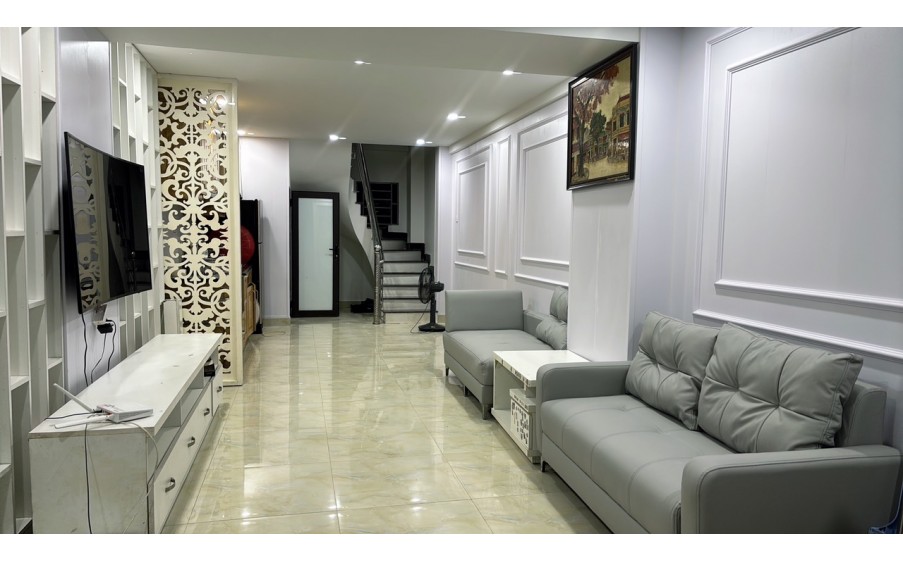 Cho thuê nhà nguyên căn 4 tầng tại 15/18/575, Phố Kim Mã, Phường Ngọc Khánh, Quận Ba Đình, Hà Nội