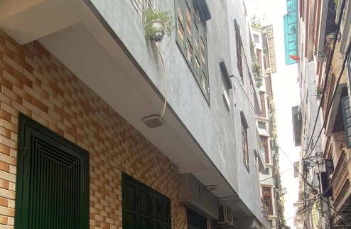 PHỐ YÊN LÃNG-SÂN VƯỜN-THIẾT KẾ HIỆN ĐẠI-CÁCH Ô TÔ TRÁNH 50M-THOÁNG SÁNG-Ở CỰC CÓ LỘC,NHÀ ĐẸP Ở NGAY