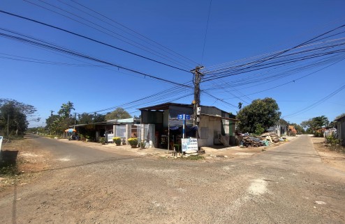 Chính chủ ngộp hạ 300 tr. Còn 1 tỷ 5. Lô góc 2 mặt tiền 162m2 - cách chợ Đạt Lý 500m. Buôn Ma Thuột,