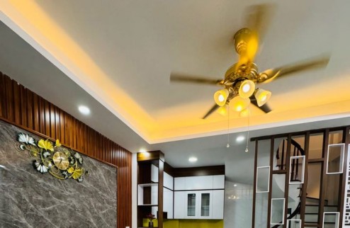 B. Á. N NHÀ CHÙA BỘC - CHỦ TỰ XÂY MỚI KENG - VỊ TRÍ ĐẸP - SỔ PHÂN LÔ NỞ HẬU - NGÕ RỘNG THOÁNG - NỘI THẤT XỊN SÒ ĐẲNG CẤP - 10 BƯỚC CHÂN RA PHỐ - KHU