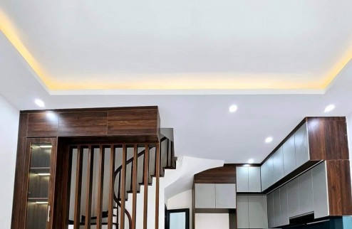 Bán nhà Phương Mai - Lương Định Của, DT 39m2 x 4 tầng, Lô góc 3 mặt thoáng, dân xây chắc chắn, 20m ra oto tránh đỗ, khu vực tiện ích ngập tràn, dân