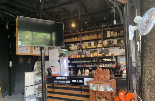 Cần sang hoặc cho thuê mặt bằng Mặt tiền Đồng Khởi dt hơn 300m vuông