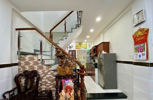Bán nhà Phan Thị Hành, Tân Phú, 2 tần, dt 4m x 10m, nhà đẹp ở ngay, giá 3.7 tỷ