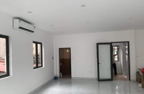 Nhà mới đẹp, chủ nhà cho thuê, Kinh doanh, VP 82m2- 4T,  18 Tr. Khu Tạ Quang Bửu