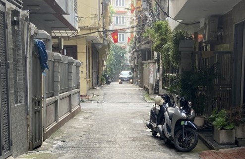 Bán nhà Phạm Văn Đồng,Trần Quốc Hoàn,Dt60m2, 6T,MT4,5m Giá nhỉnh 14 tỷ, Nóng như mùa EURO