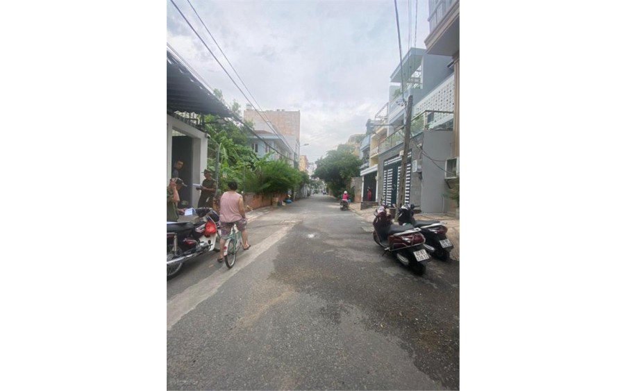 Bán đất tặng nhà gần 300m2. Ngang khủng 10m. 10 x 30m. Chỉ 12 tỷ. Phú Thuận Quận 7. Xây gì cũng đẹp