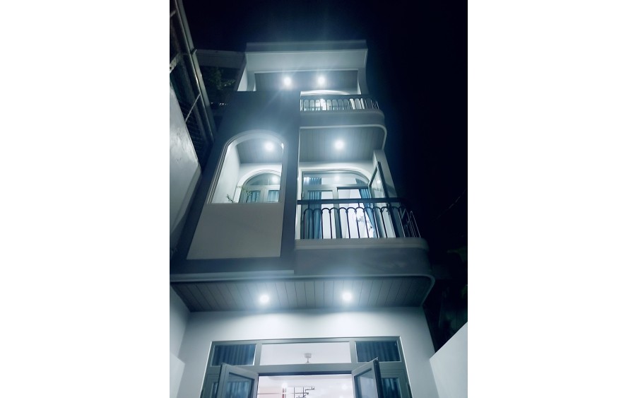 HXH NGUYỄN SỸ SÁCH THÔNG PHẠM VĂN BẠCH PHƯỜNG 15 TÂN BÌNH
NHÀ MỚI, ĐẸP. NGANG 3.5 NỞ HẬU 3.9 DÀI 17M. GIÁ CHÀO BÁN 6,95 TỶ