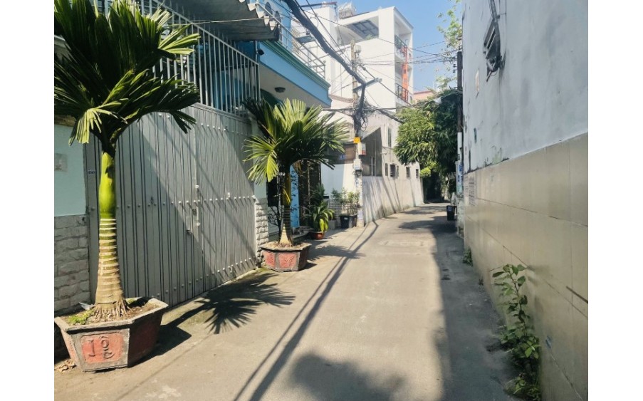 Chỉ 4.05TL - bán nhà hẻm xe hơi Đường số 14, P8, Gò Vấp