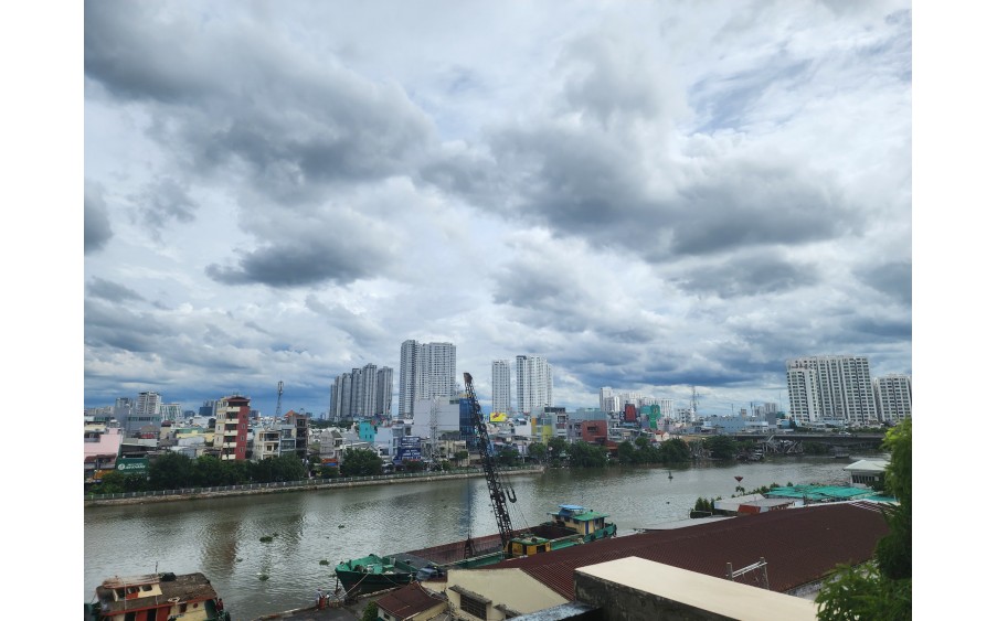 MT Tôn thất Thuyết Quận 4 gần chợ giá thuê 15 triệu