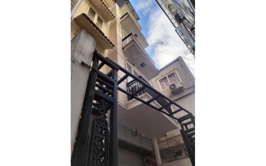 Bồ Đề nhà  đẹp dân xây 65m2,3 tầng, mặt tiền 3.7m, 7.9 tỷ Long Biên.2 thoáng
, mặt ngõ thông.