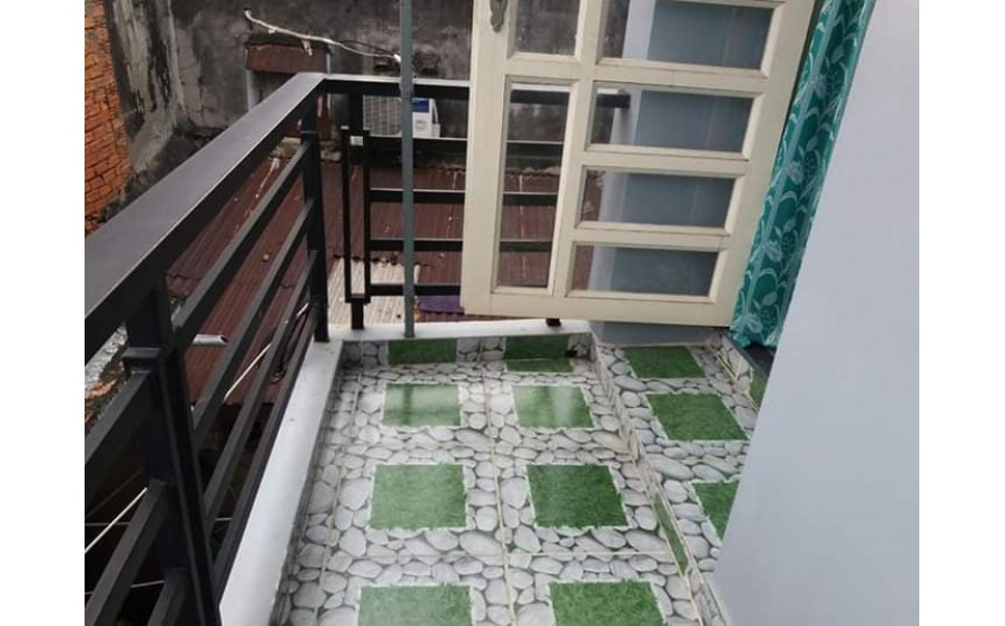 Bán nhà  Phan Huy Ich sầm uất ,ngang 5,6m  dài 9.8m, đang cho Thuê 6tr, chỉ 3.35Tỷ