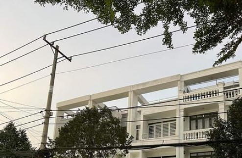 Bán nhà mặt tiền1 hầm 4 lầu 5x30m giá 13,5 tỷ Nguyễn Thị Búp, Q12