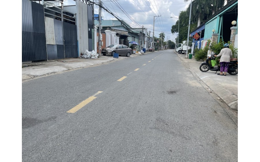 Đất 204m2 tại Lái Thiêu 105 giá 2,8 tỷ, 60m2 thổ cư, đường xe hơi