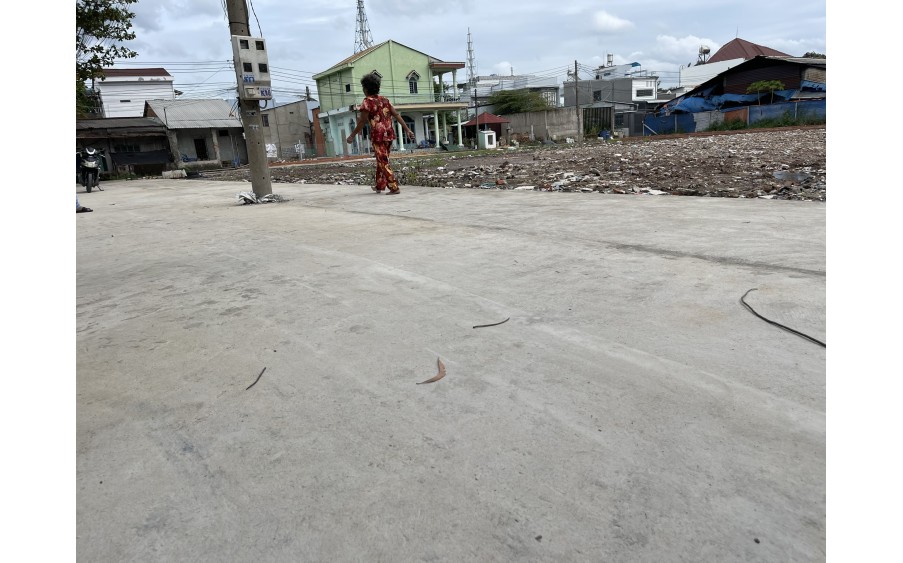 Đất 204m2 tại Lái Thiêu 105 giá 2,8 tỷ, 60m2 thổ cư, đường xe hơi