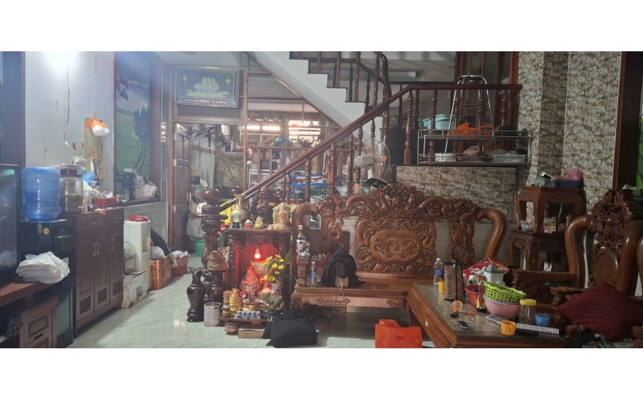 Nhà ngộp Trung tâm hành chánh Dĩ An. 100m2, 3 tầng, 7.5 tỷ KP.  Dĩ An - Bình Dương.