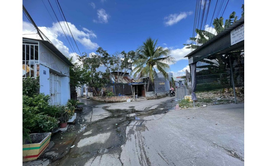 Bán đất tặng nhà lô góc Nguyễn Khuyến, Vĩnh Hải, Nha Trang.