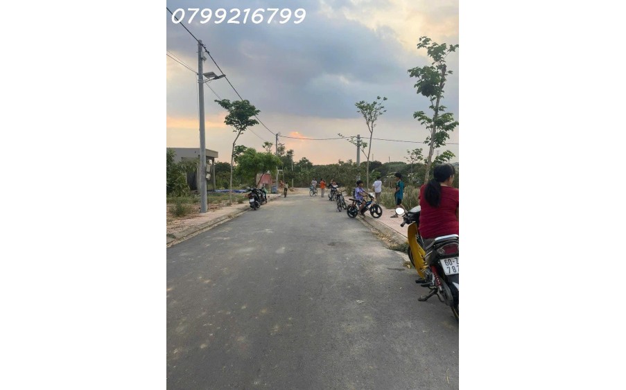 Nhà đẹp Bình Minh Trảng Bom Đồng Nai 1 sẹc QL1A hỗ trợ vay 3 bên . Trọn sổ 1 tỷ 6 , lh 0799 216 799 em Trinh.