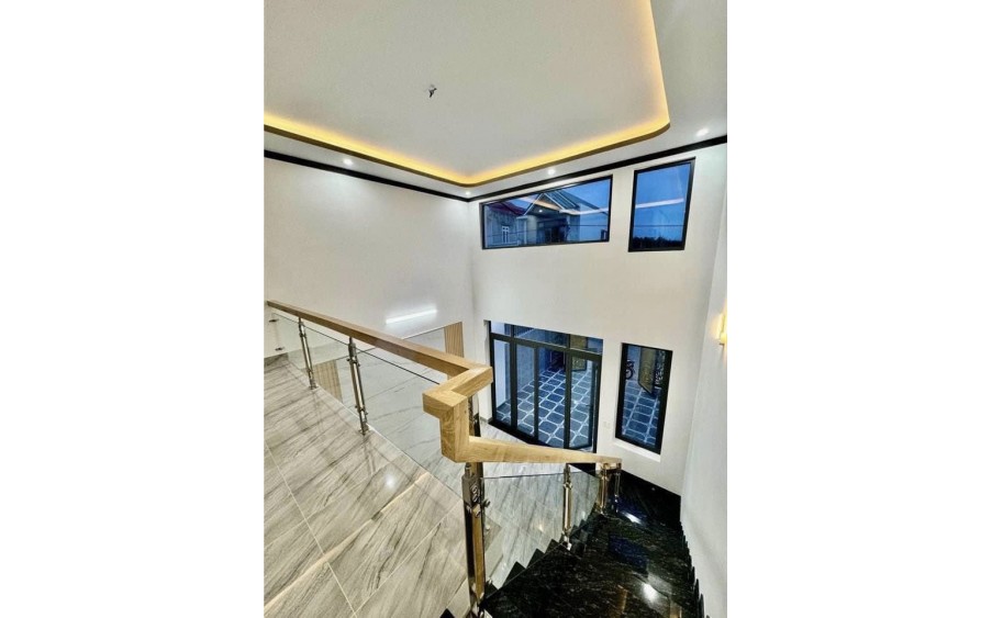 1 trệt 1 lầu 6.4m x 15.2m cần bán gấp lắm rồi trả giá được bán luôn