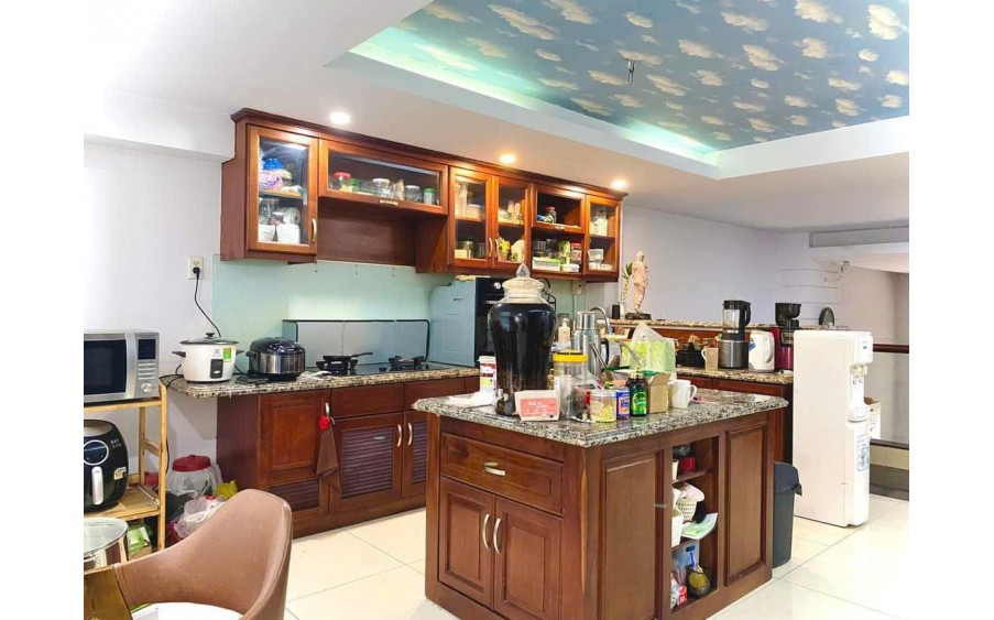 Kẹt ngân hàng cần bán gấp căn nhà 5 TẦNG - Giá Chỉ 8.2 TỶ - P.11 GÒ VẤP ,Diện tích khủng: 4.7 x 18m (84.9m2), 1 trệt, 1 lửng, 3 lầu, sân thượng