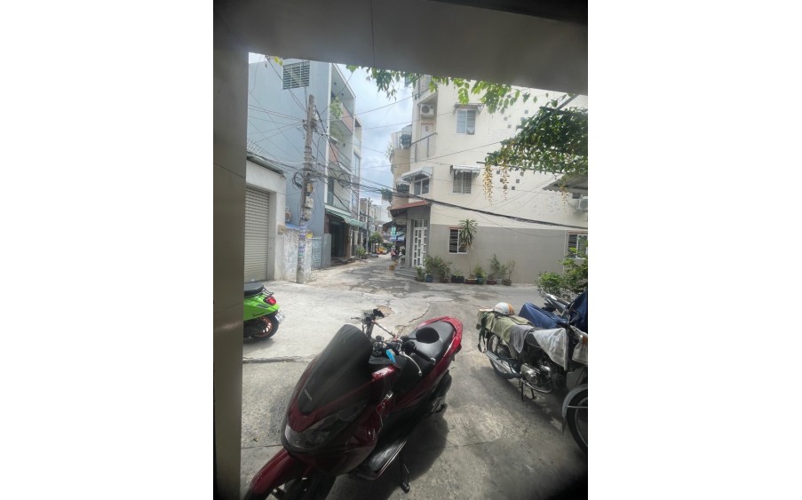 CHỦ NGỘP BÁN GẤP NHÀ HẺM XE HƠI THÔNG NGAY BÀ HOM DT 3X13M
GIÁ CHỈ 3.3 TỶ