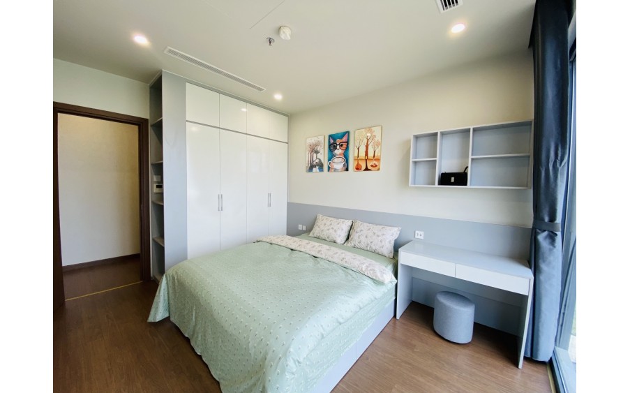 Cực rẻ, đẹp ! Bán căn hộ 3n2vs 102m2 chung cư HH2 Dương Đình Nghệ giá cực rẻ 5,3 tỉ, free đỗ oto