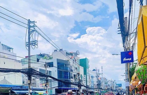 Nhà nguyên căn góc 2 mặt tiền đường CMT8, Phường 13, Quận 10. Vị trí đắc địa, kinh doanh sầm uất!