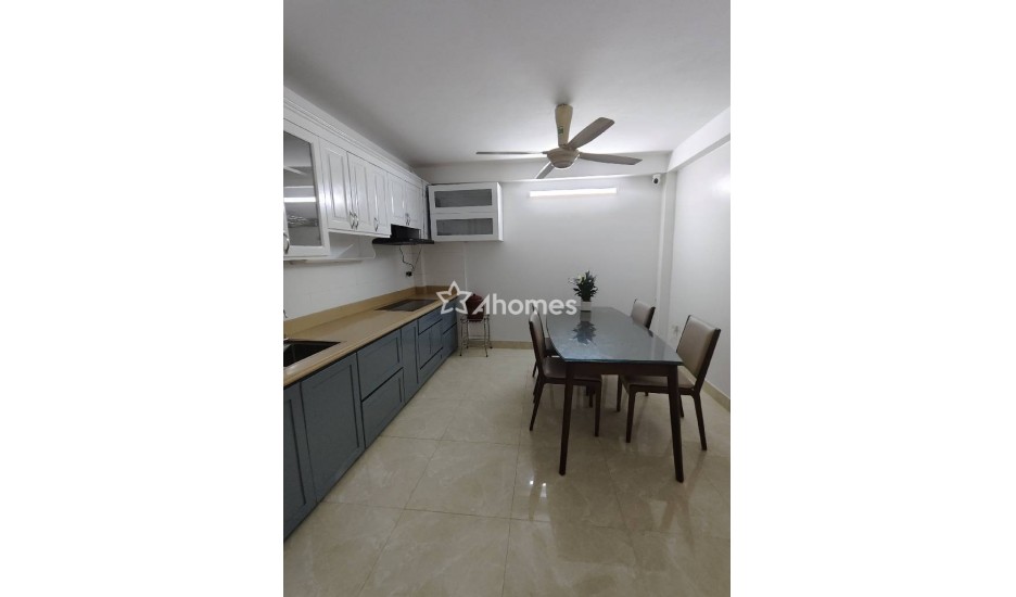 Bán nhà 6 tầng Thịnh Liệt, Giải Phóng, Hoàng Mai có thang máy