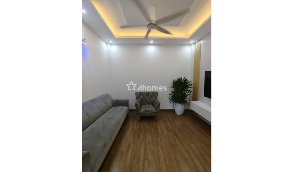 Bán nhà 6 tầng Thịnh Liệt, Giải Phóng, Hoàng Mai có thang máy