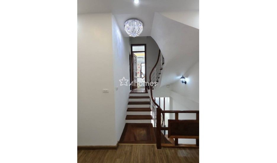 Bán nhà 6 tầng Thịnh Liệt, Giải Phóng, Hoàng Mai có thang máy