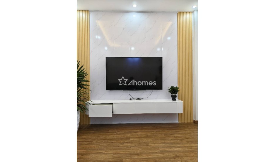 Bán nhà 6 tầng Thịnh Liệt, Giải Phóng, Hoàng Mai có thang máy