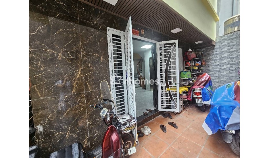 Bán nhà 5 tầng Giải Phóng, Hoàng Mai có thang máy