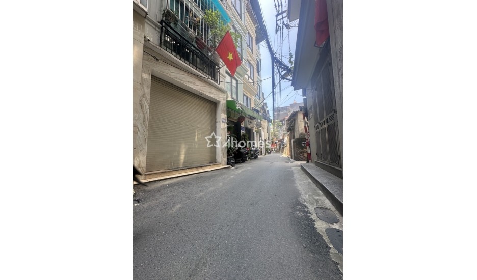 Nhà 5 tầng Giải Phóng ô tô đỗ cửa