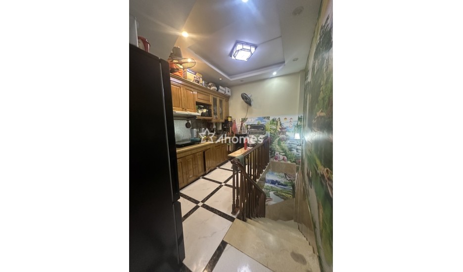 Nhà 5 tầng Giải Phóng ô tô đỗ cửa